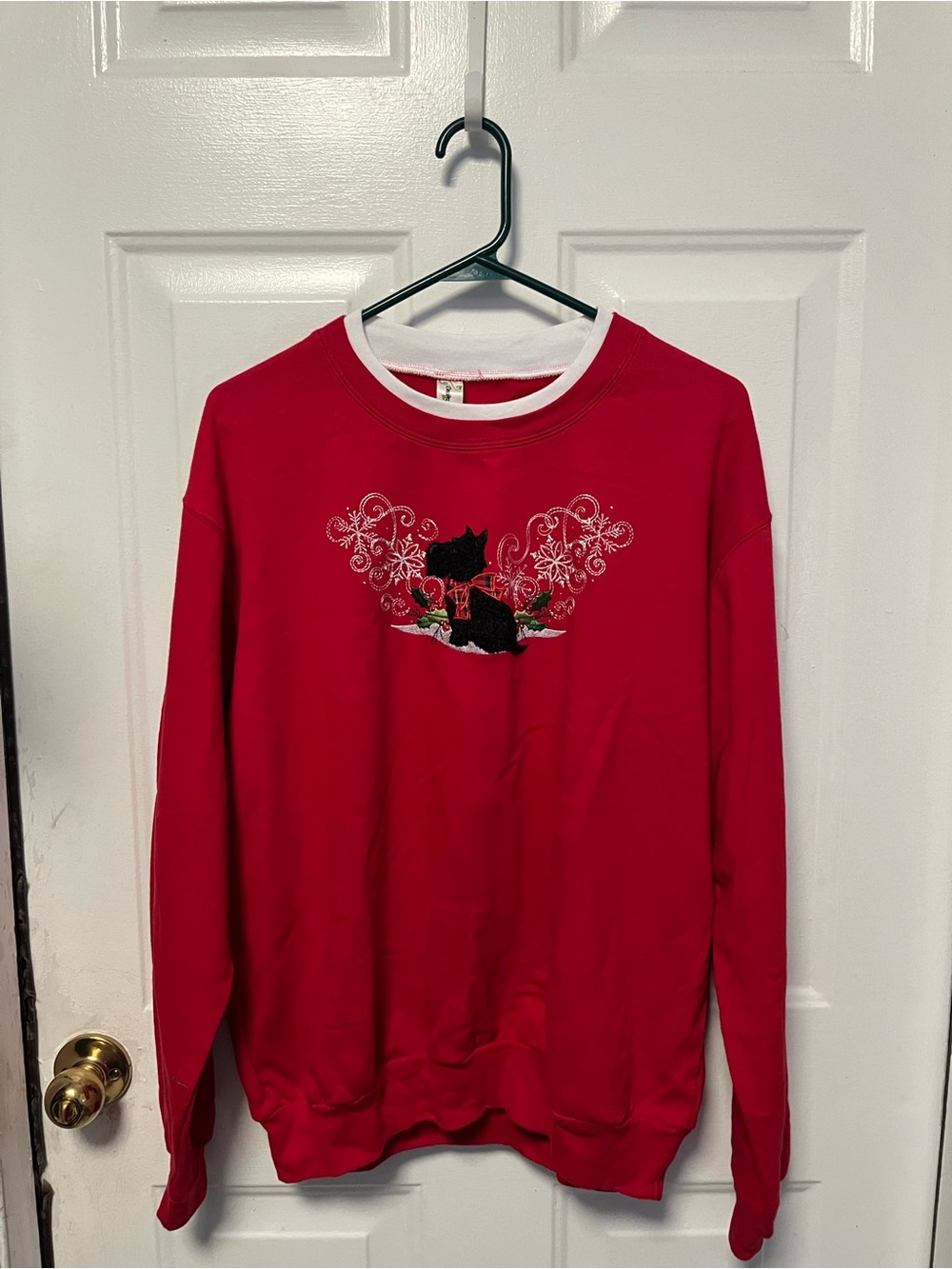Decorated originals Red Crewneck Sweater with Black dog Embroidery NWT size L